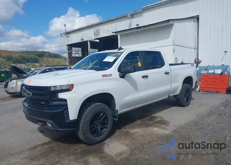 2021 Chevrolet Silverado 1500 4Wd Short Bed Lt Trail Boss/4Wd Standard Bed Lt Trail Boss z USA, uszkodzony, nr VIN 1GCPYFEL9MZ438241